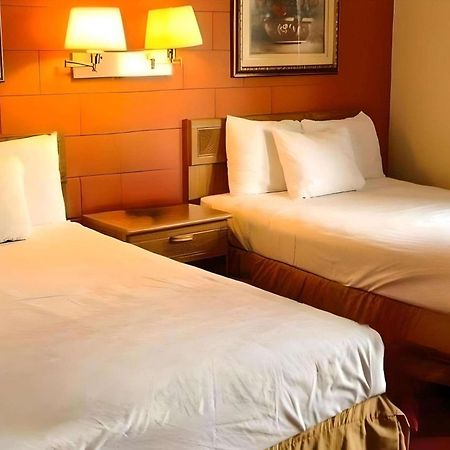 Rodeway Inn Manchester Экстерьер фото