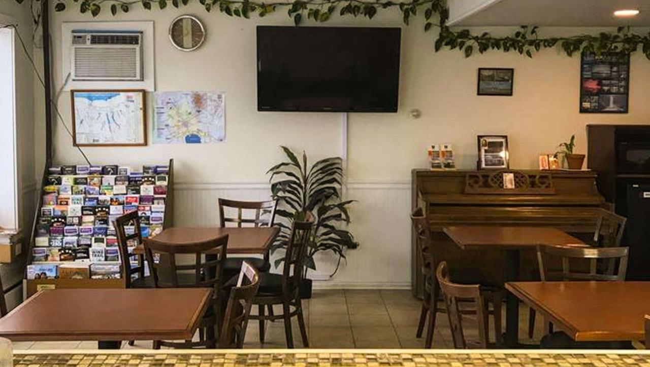Rodeway Inn Manchester Экстерьер фото