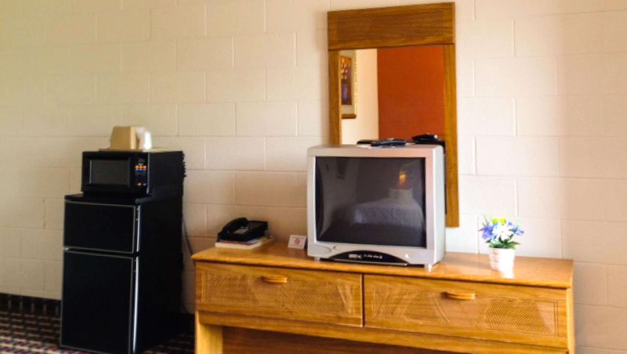 Rodeway Inn Manchester Экстерьер фото
